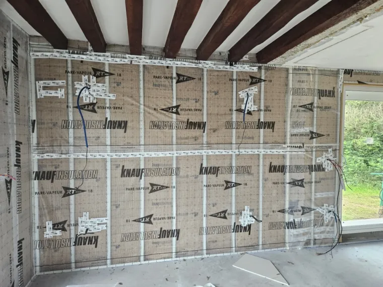 Isolation de mur extérieur par l'intérieur à Chaigne, Vernon, Houelle Menuiserie