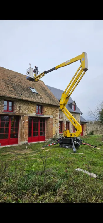 Remplacement de tuiles sur la toiture d'une chapelle et d'un pigeonnier à Gadencourt., Vernon, Houelle Menuiserie