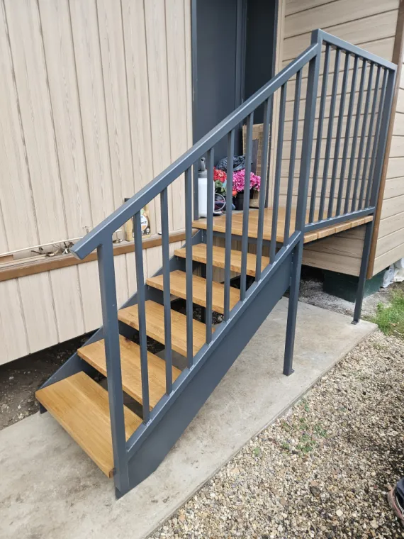 Fabrication et pose d'un escalier extérieur à Pacy-sur-Eure., Vernon, Houelle Menuiserie