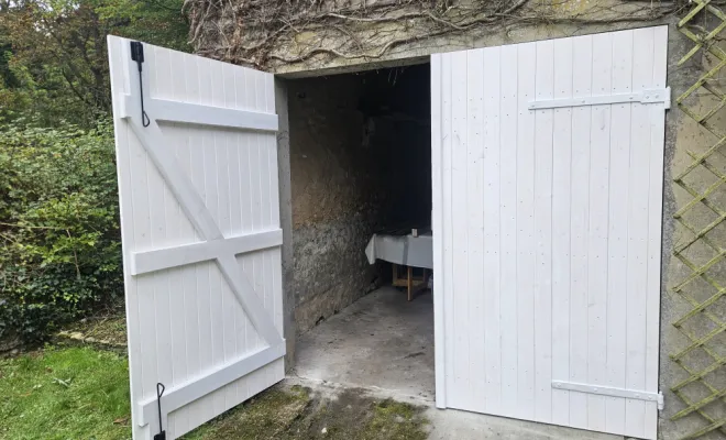 Fabrication de deux portes de garages en bois., Vernon, Houelle Menuiserie