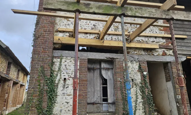 Rénovation d'une poutre de soutien en chêne à Gadencourt., Vernon, Houelle Menuiserie